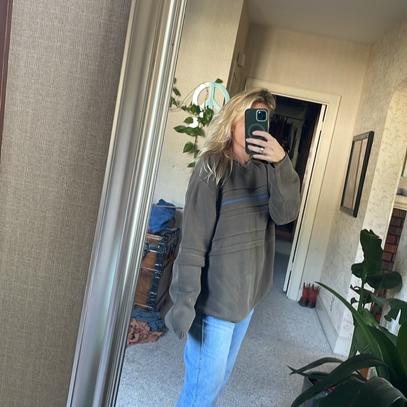 DKNY Vintage Fall Green Sweater with Blue Accent - Picture 6 of 11